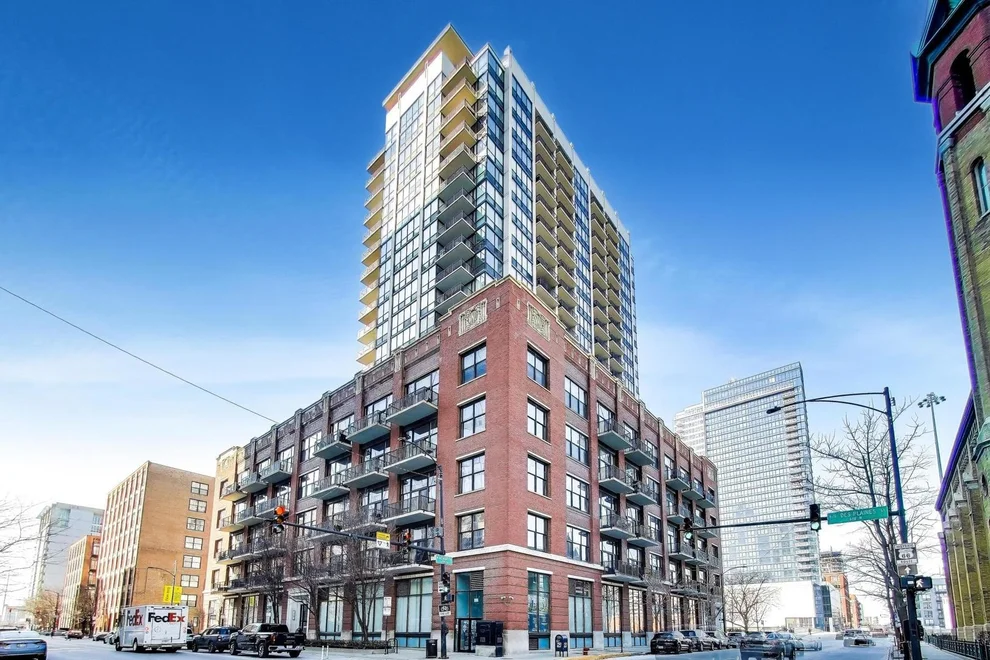 Unit for sale at 210 S DES PLAINES Street, Chicago, IL 60661