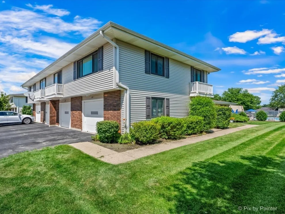 Unit for sale at 121 Millbrook Lane, Schaumburg, IL 60193