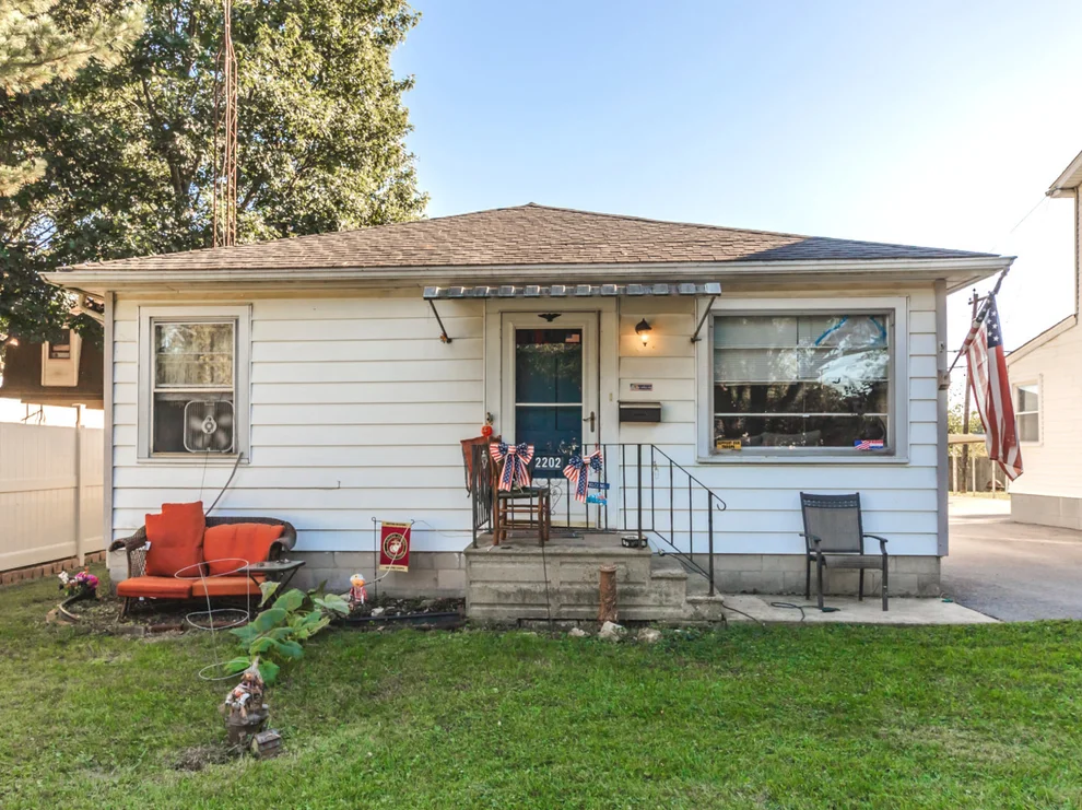 Unit for sale at 2202 E Washington Street, Joliet, IL 60433
