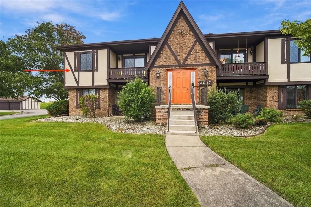 Unit for sale at 2017 Tracy Drive, Bloomington, IL 61704