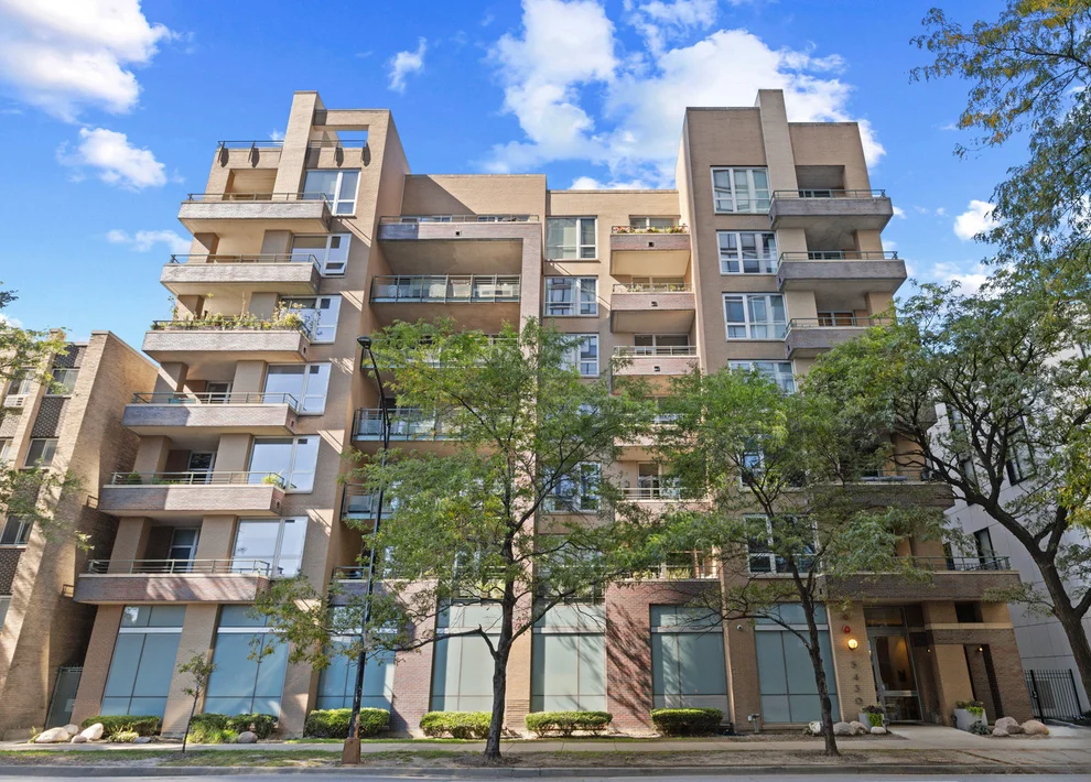 Unit for sale at 5430 N Sheridan Road, Chicago, IL 60640
