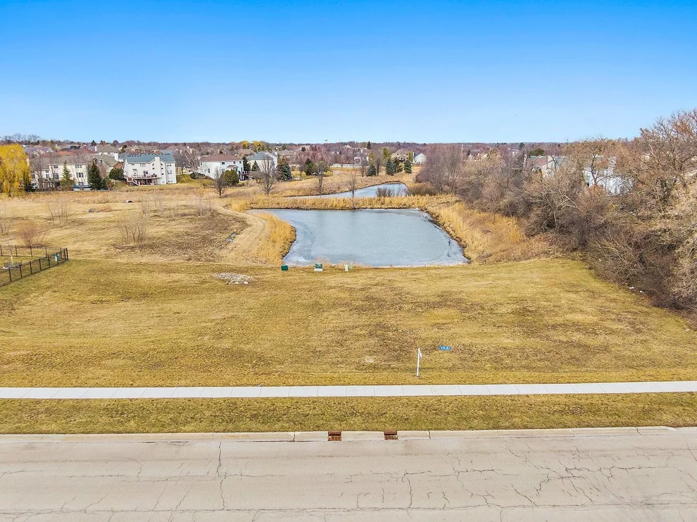 Unit for sale at 1540 Westbourne Parkway, Algonquin, IL 60102