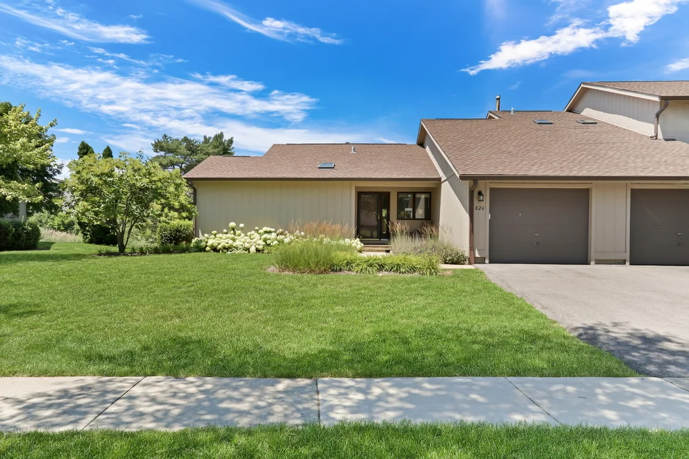 Unit for sale at 826 Shakespeare Drive, Grayslake, IL 60030