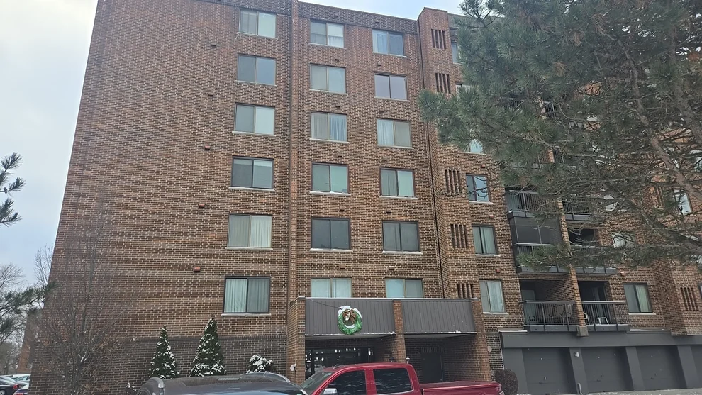 Unit for sale at 500 Park Avenue, Calumet City, IL 60409