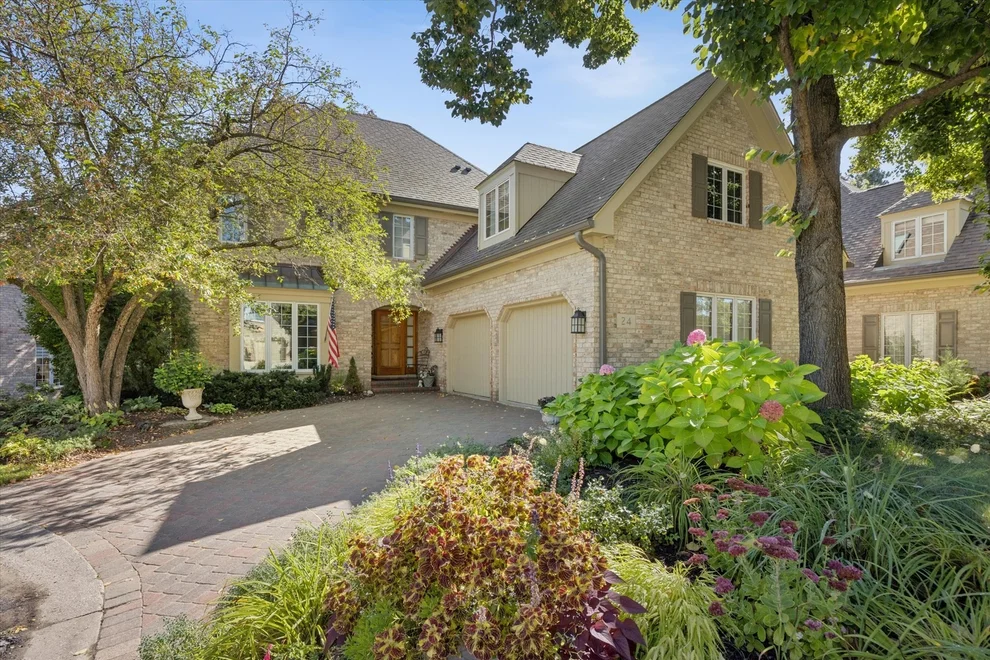 Unit for sale at 24 Tartan Lakes Court, Westmont, IL 60559