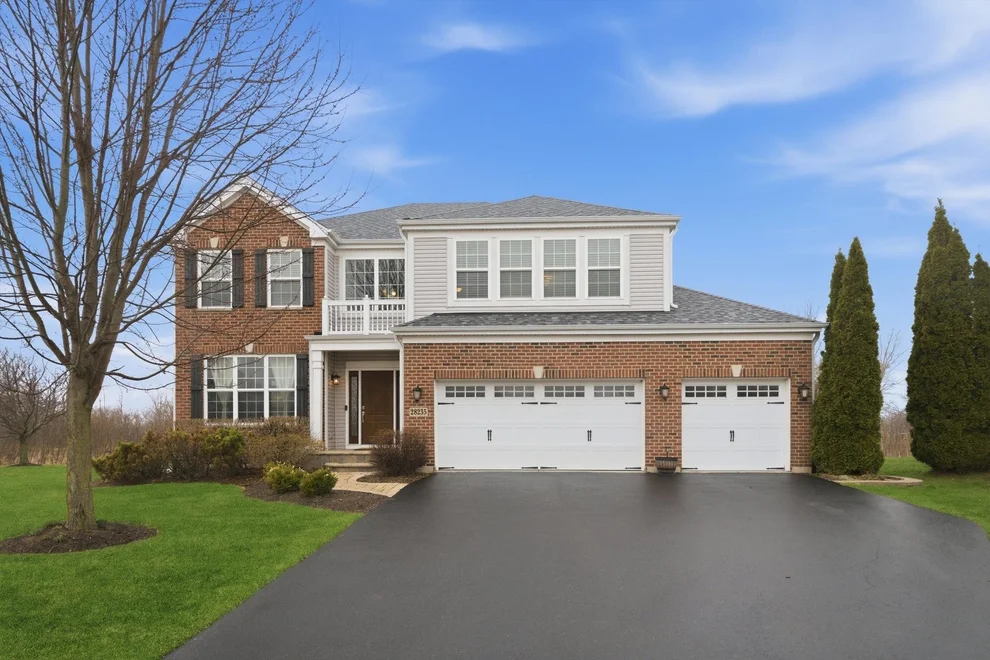 Unit for sale at 28235 W Yosemite Court, Lakemoor, IL 60051