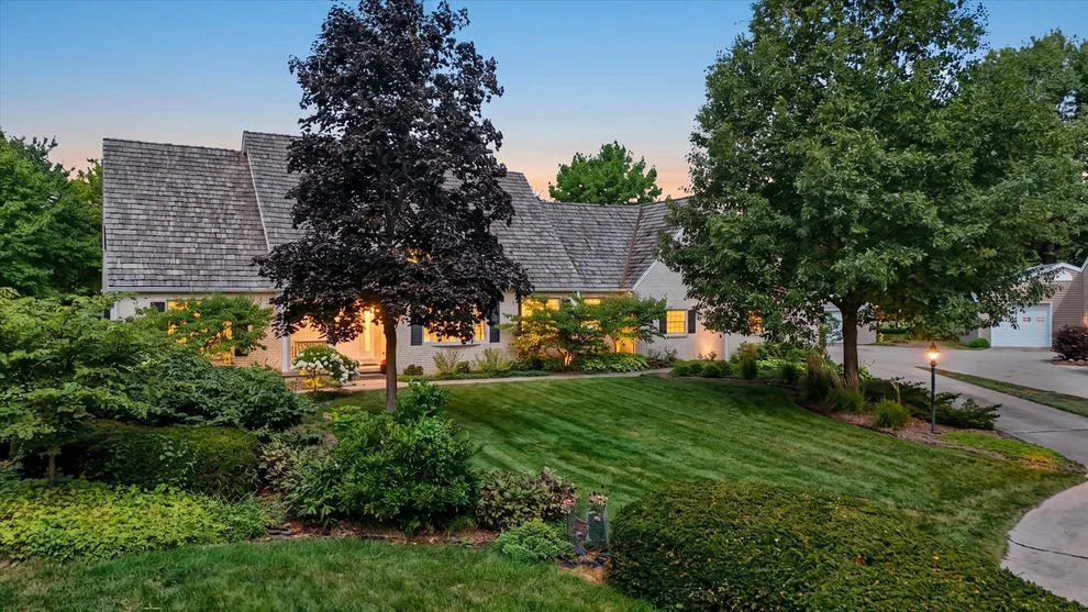 Unit for sale at 2613 S Nottingham Court, Champaign, IL 61821