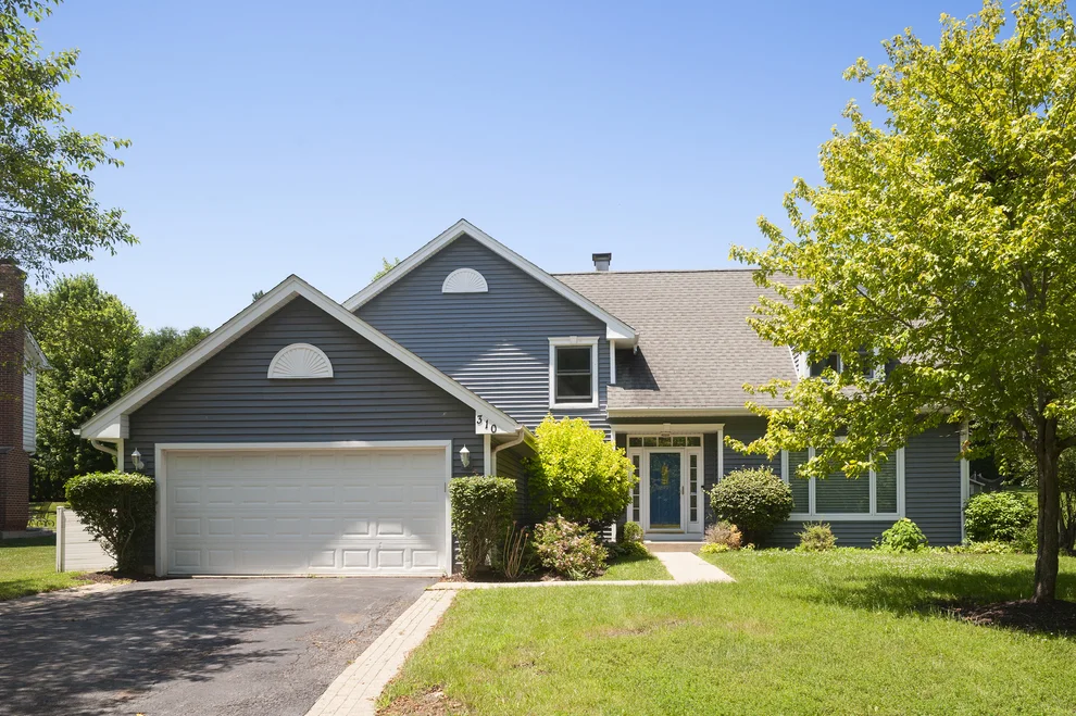 Unit for sale at 310 Chesterfield Lane, Vernon Hills, IL 60061