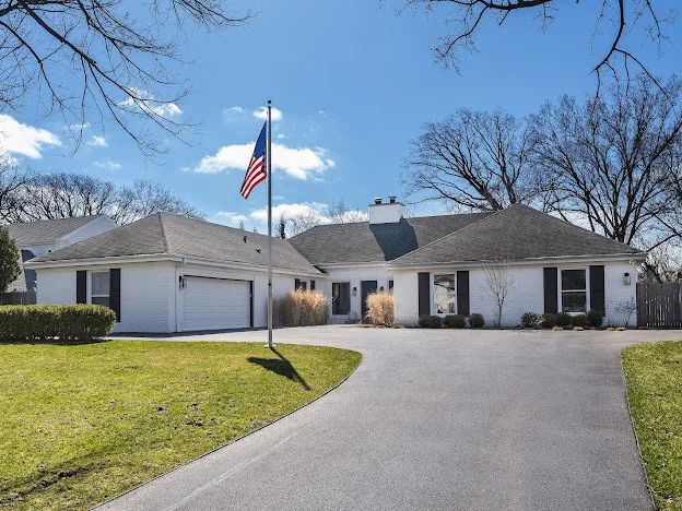 Unit for sale at 1225 W Deerpath Road, Lake Forest, IL 60045