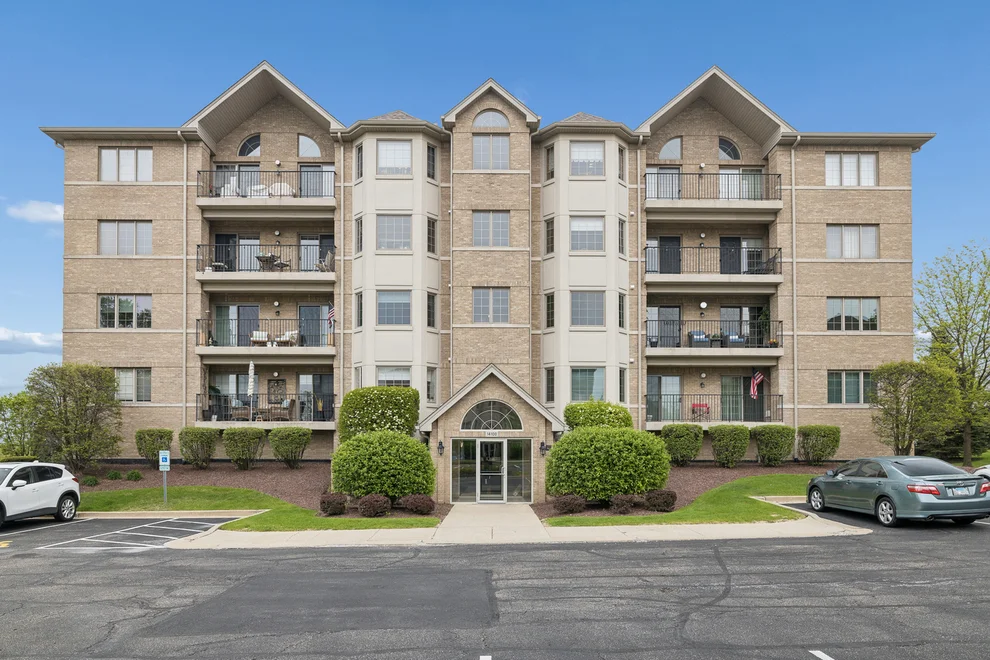 Unit for sale at 14100 Sheffield Drive, Homer Glen, IL 60491