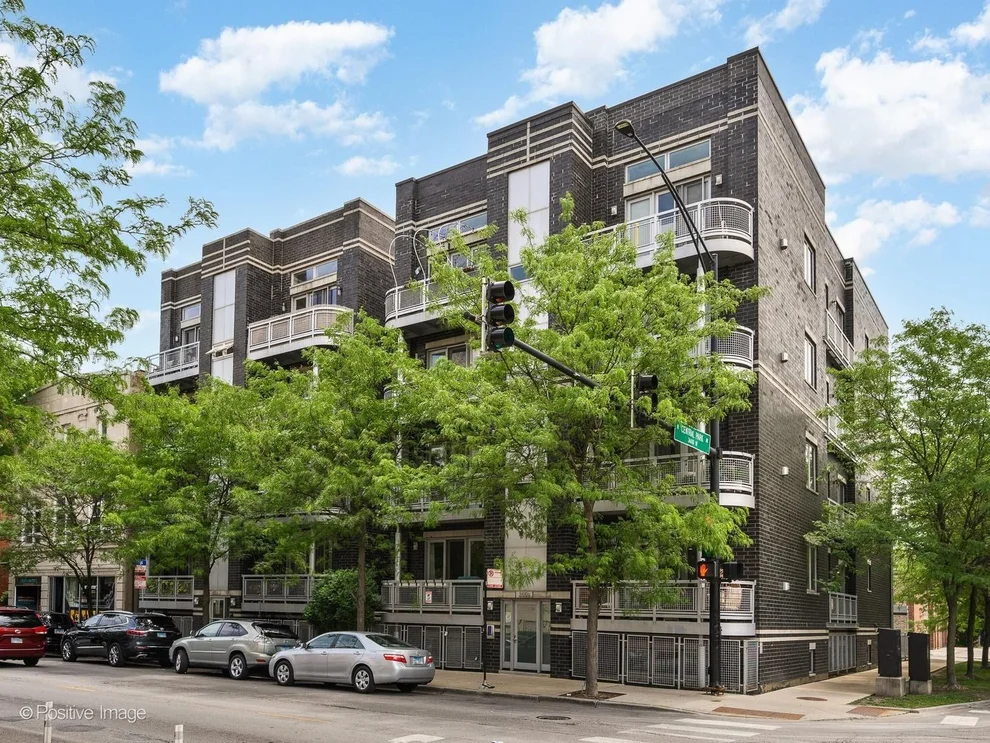 Unit for sale at 3559 W Montrose Avenue, Chicago, IL 60618