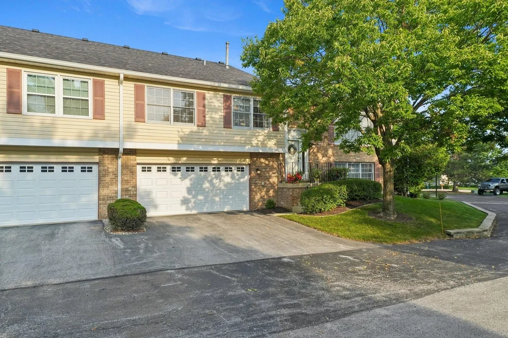 Unit for sale at 9957 N Cambridge Court, Mokena, IL 60448