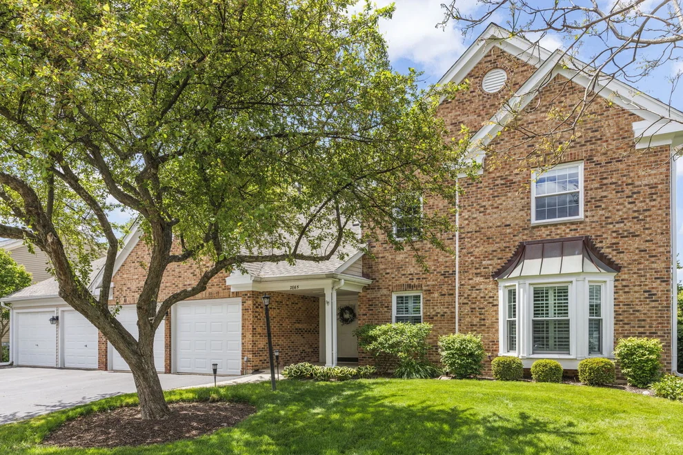 Unit for sale at 2865 Meadow Lane, Schaumburg, IL 60193