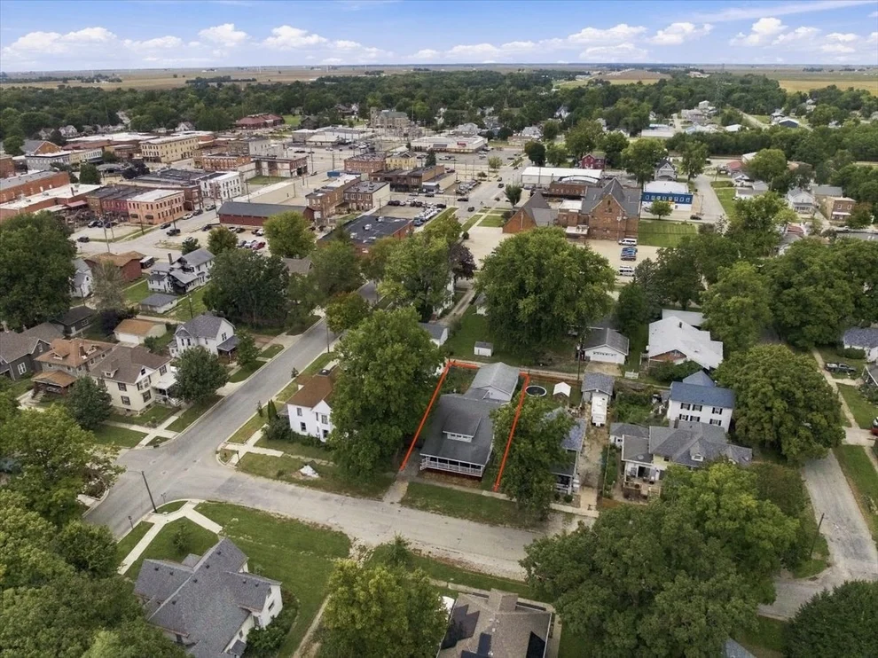 Unit for sale at 311 E Jefferson Street, Clinton, IL 61727