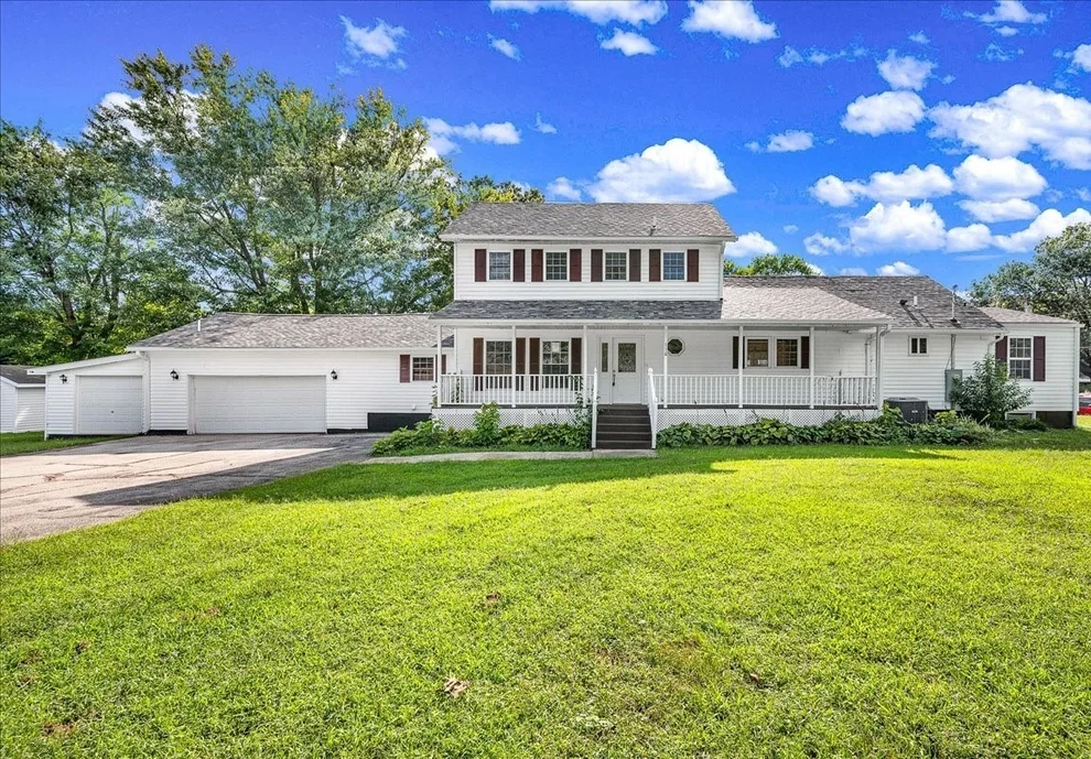 Unit for sale at 116 Lakeview Drive, East Galesburg, IL 61430