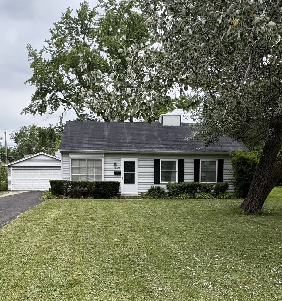 Unit for sale at 3420 Greenbriar Drive, Glenview, IL 60025