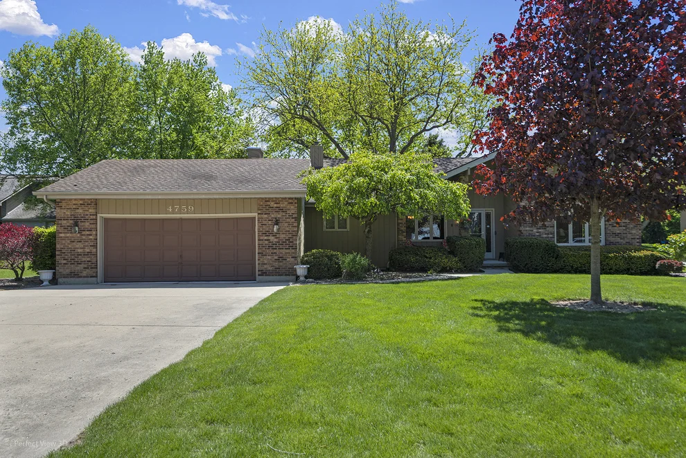 Unit for sale at 4759 Crest Court, Waukegan, IL 60087