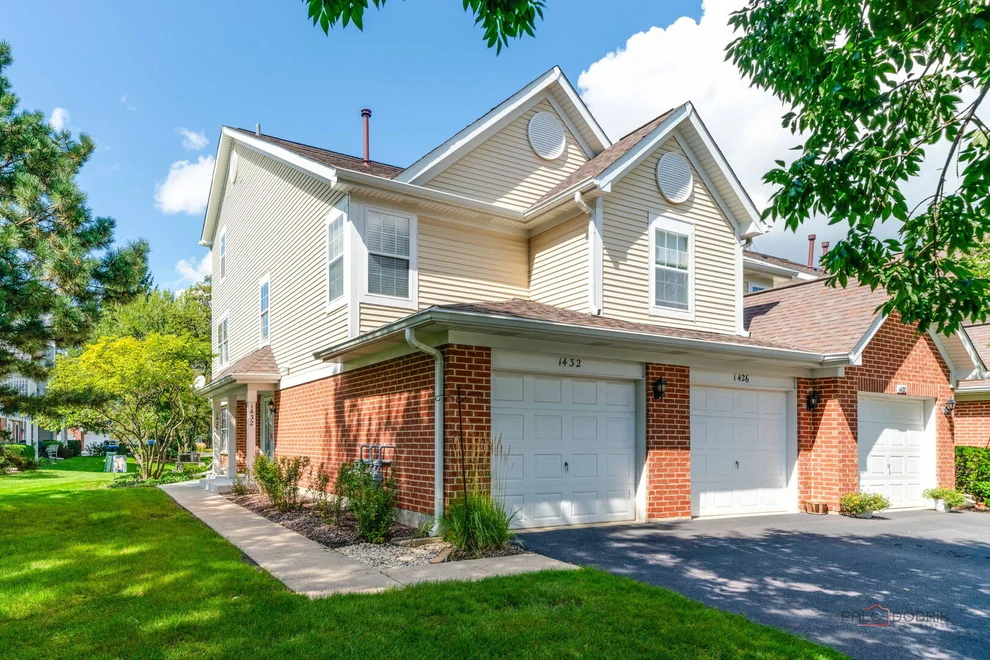 Unit for sale at 1432 Hampshire Court, Roselle, IL 60172
