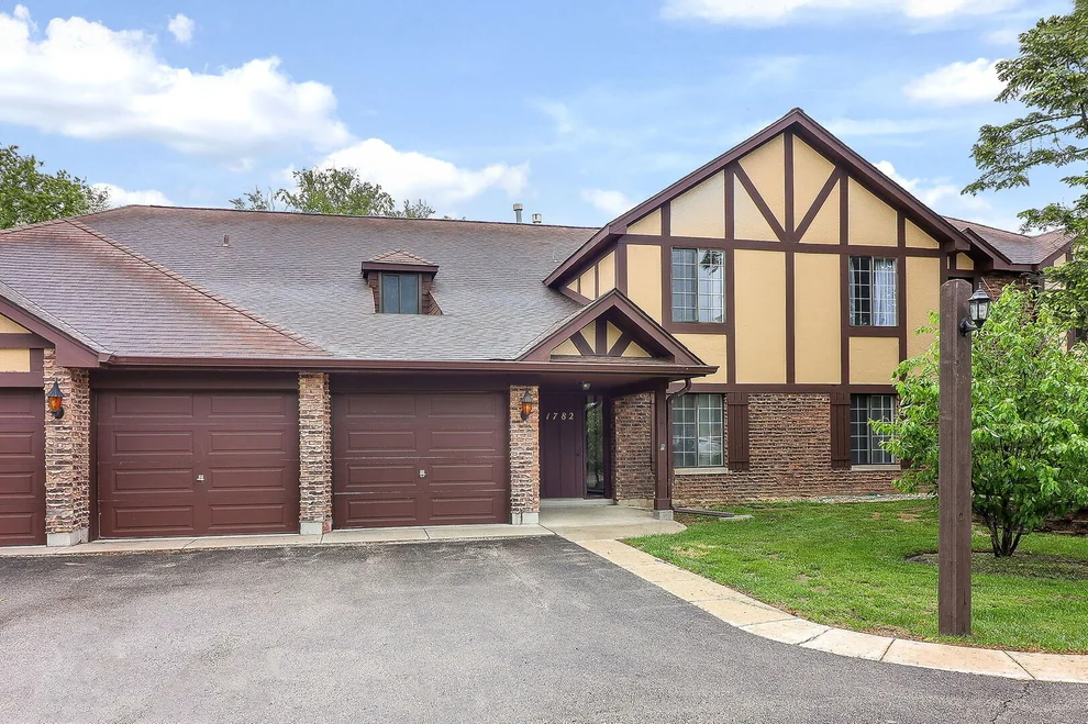 Unit for sale at 1782 Gloucester Court, Wheaton, IL 60189