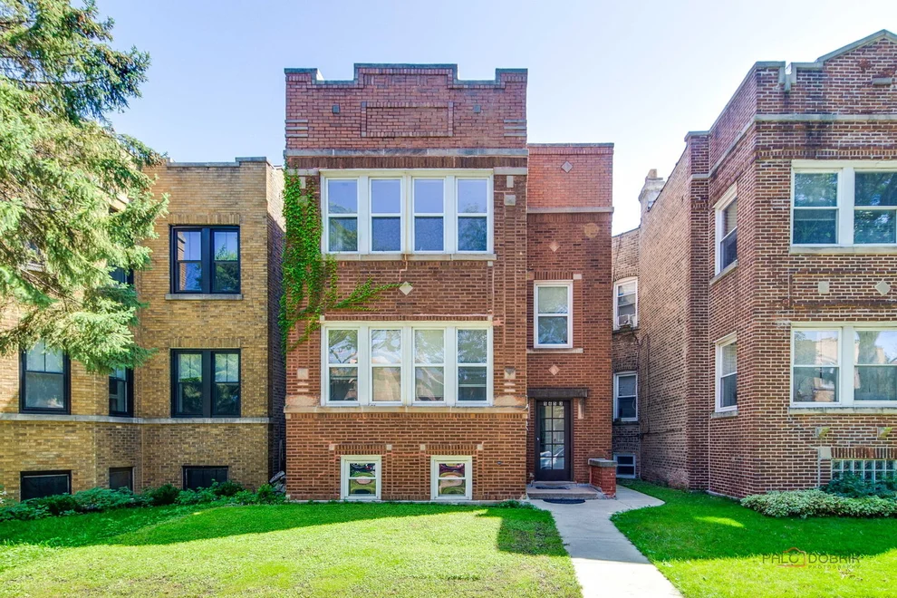Unit for sale at 5653 N Talman Avenue, Chicago, IL 60659