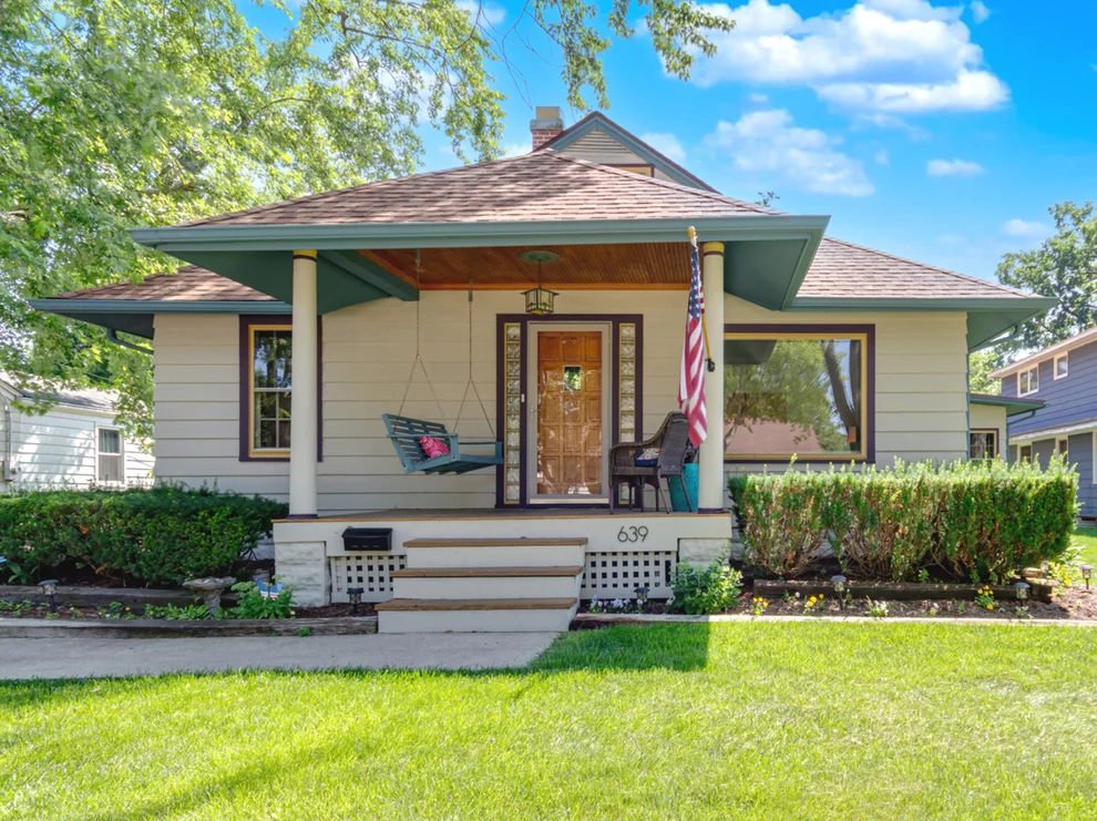 Unit for sale at 639 S 2nd Street, West Dundee, IL 60118
