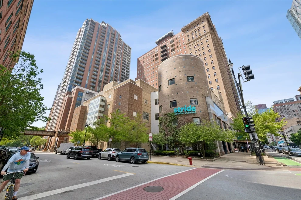Unit for sale at 40 E 9th Street, Chicago, IL 60605