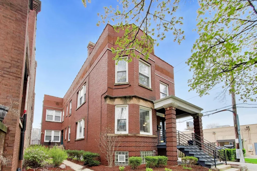 Unit for sale at 1614 W Thome Avenue, Chicago, IL 60660