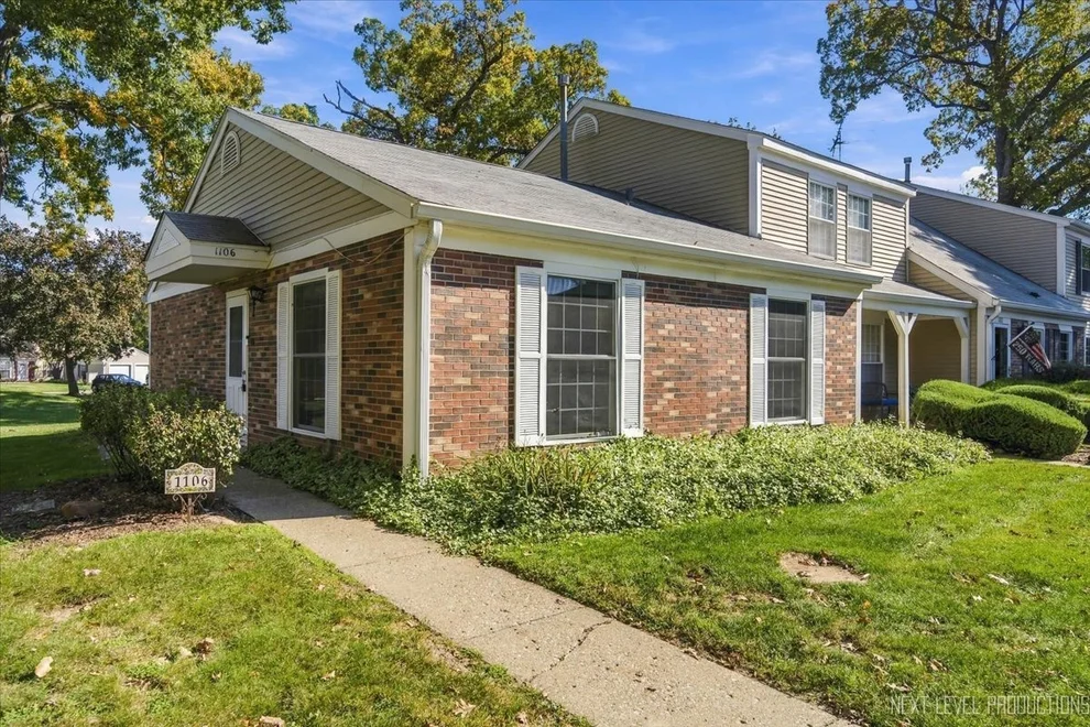 Unit for sale at 1106 Oak Valley Drive, Cary, IL 60013