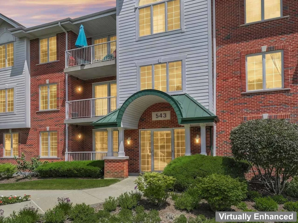 Unit for sale at 543 N Hough Street, Barrington, IL 60010