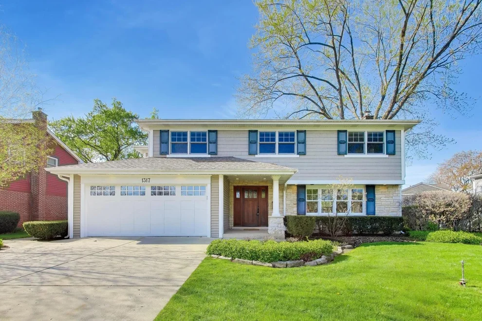 Unit for sale at 1317 W Grove Street, Arlington Heights, IL 60005