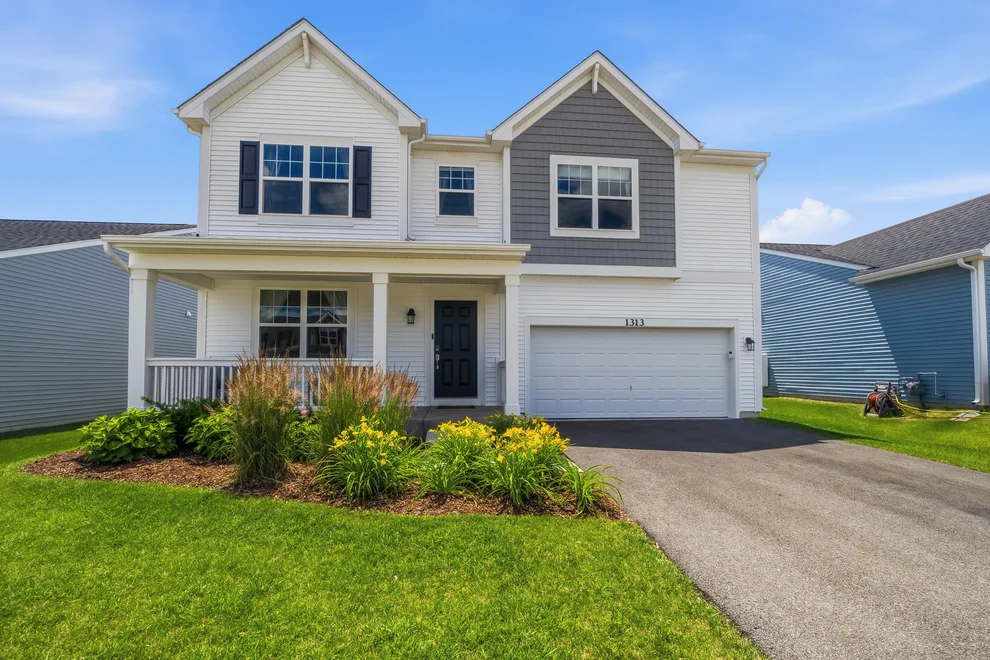 Unit for sale at 1313 Marston Street, South Elgin, IL 60177