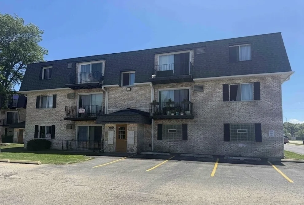 Unit for sale at 1321 N BALDWIN Court, Palatine, IL 60074