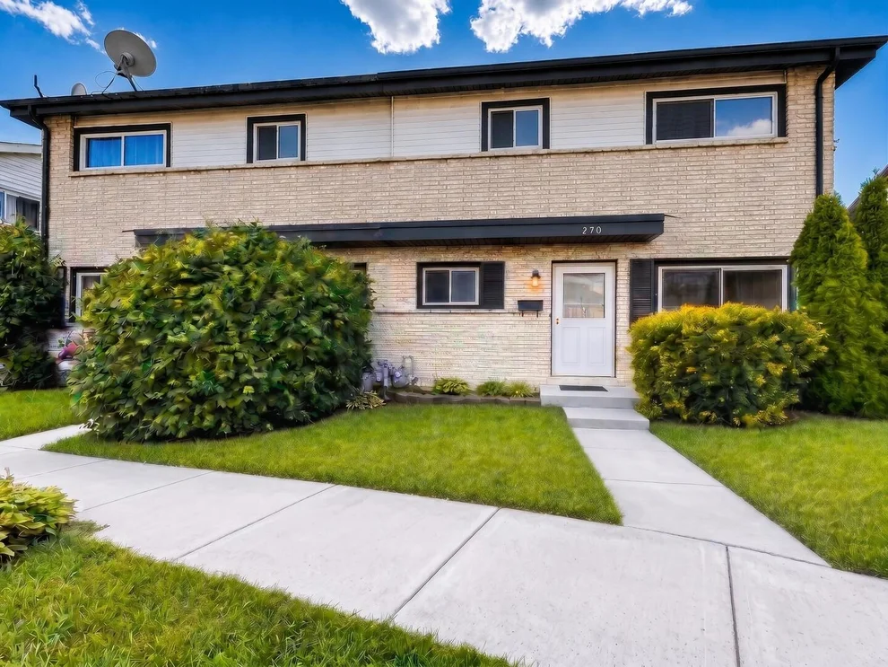 Unit for sale at 270 N Dover Lane, Des Plaines, IL 60018