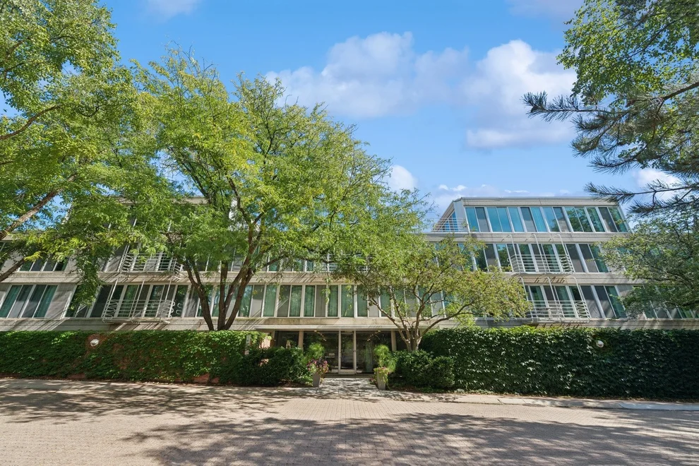 Unit for sale at 2525 Wellington Court, Evanston, IL 60201