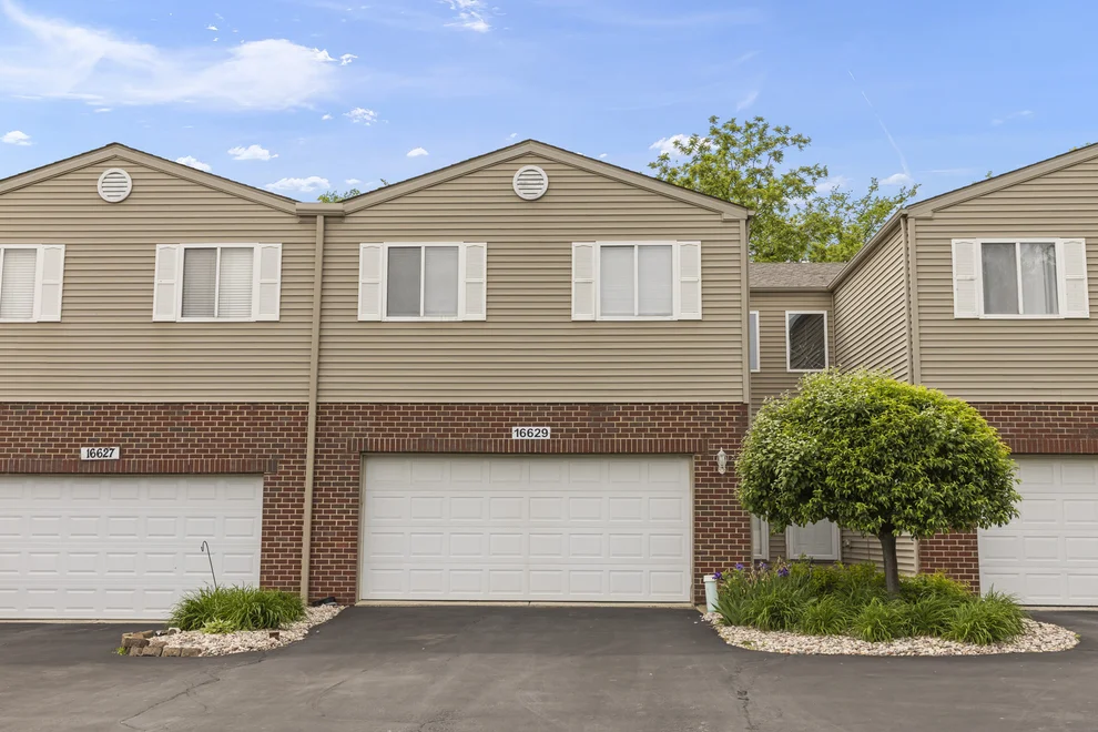 Unit for sale at 16629 Willow Walk Drive, Lockport, IL 60441