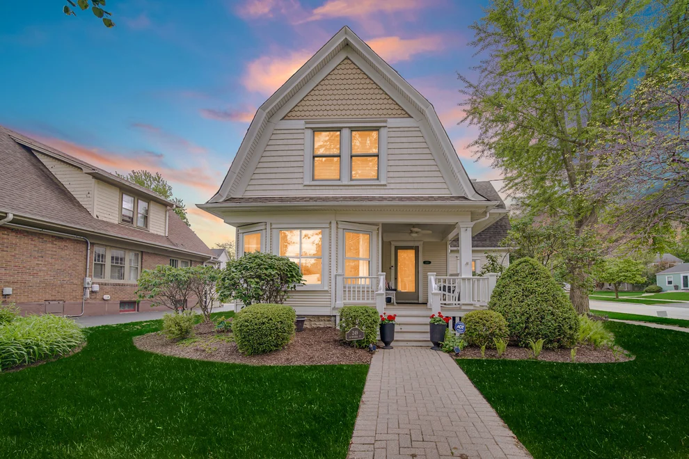 Unit for sale at 249 W Russell Street, Barrington, IL 60010
