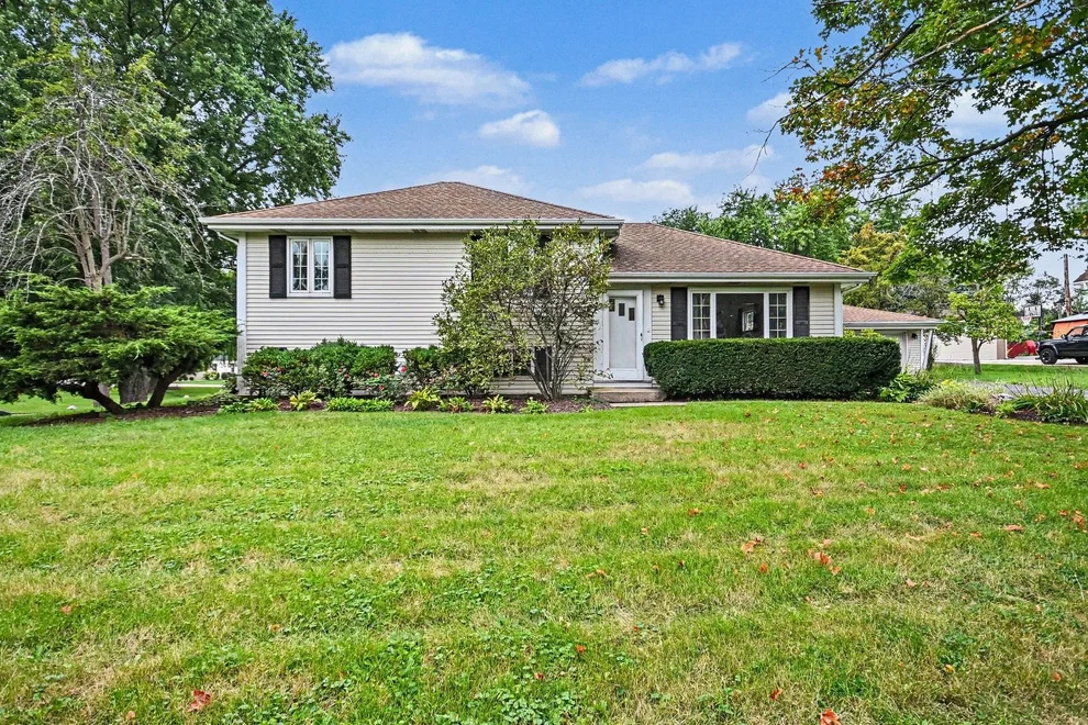Unit for sale at 708 Glendale Drive, Prospect Heights, IL 60070