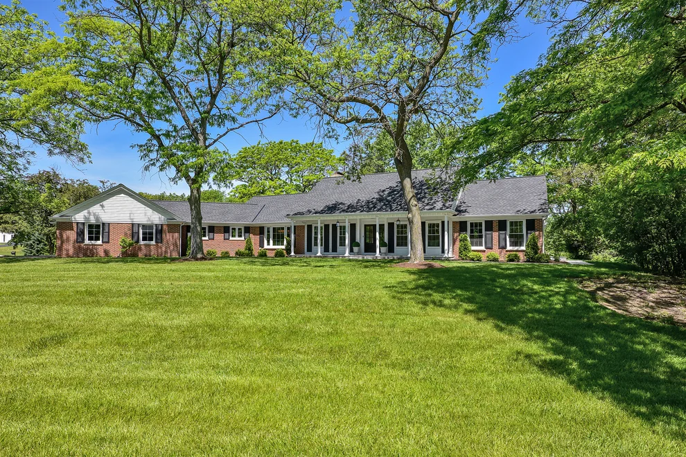 Unit for sale at 132 Halkirk Circle, Inverness, IL 60067