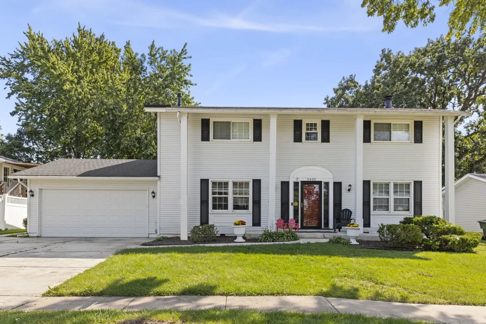 Unit for sale at 3405 Woodridge Drive, Woodridge, IL 60517