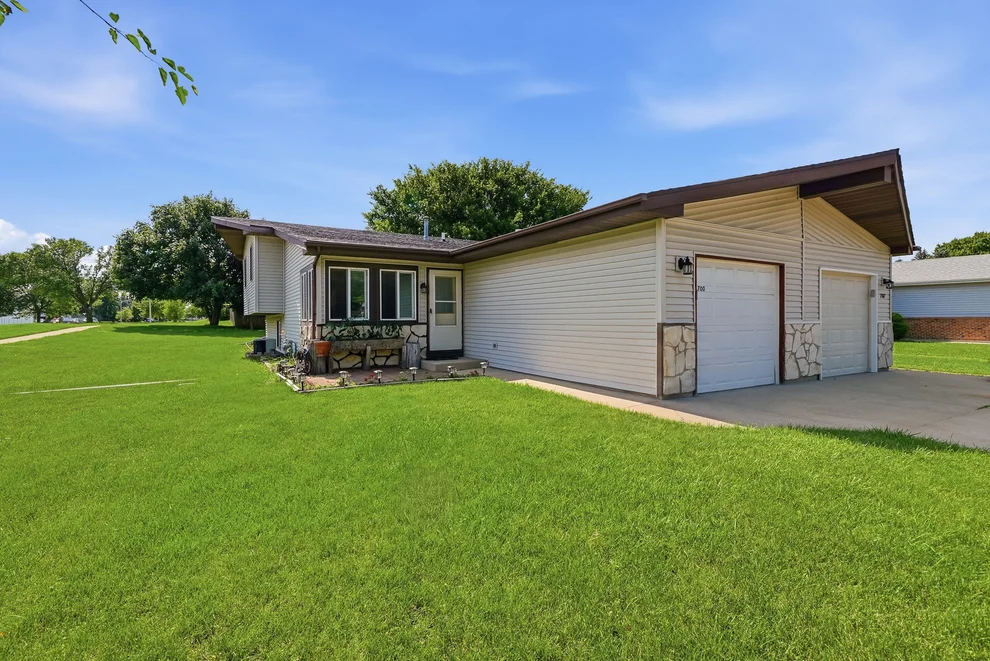 Unit for sale at 700 Michigan Avenue, South Elgin, IL 60177