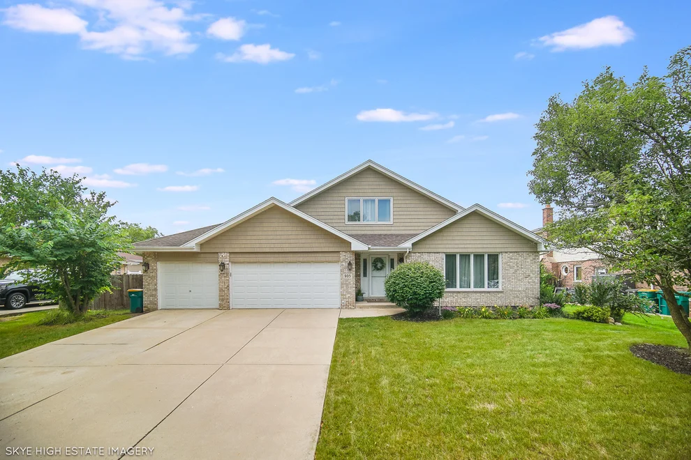 Unit for sale at 905 N Glenmore Street, Lockport, IL 60441