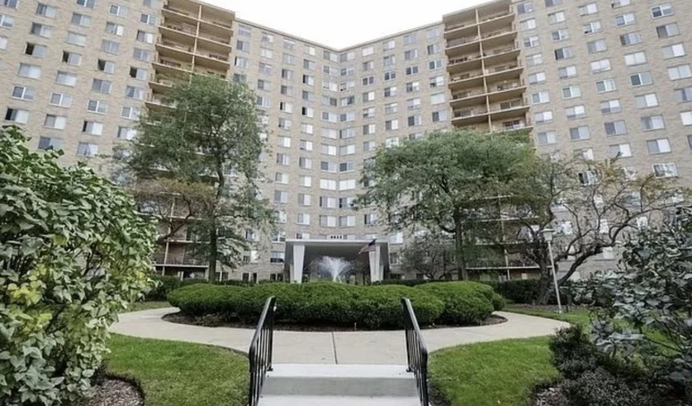 Unit for sale at 6833 N Kedzie Avenue, Chicago, IL 60645