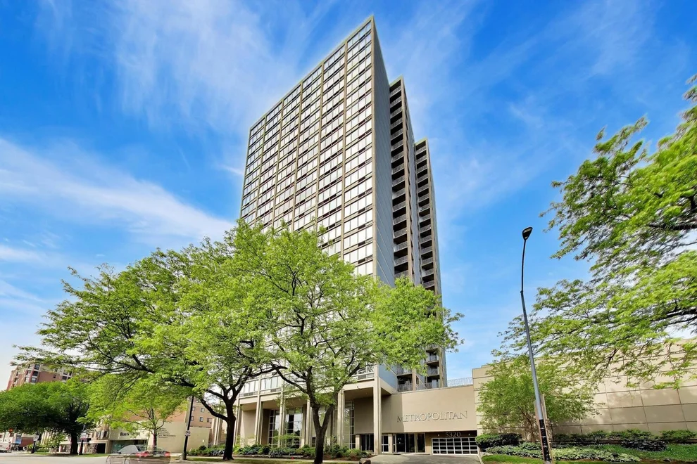 Unit for sale at 5320 N Sheridan Road, Chicago, IL 60640