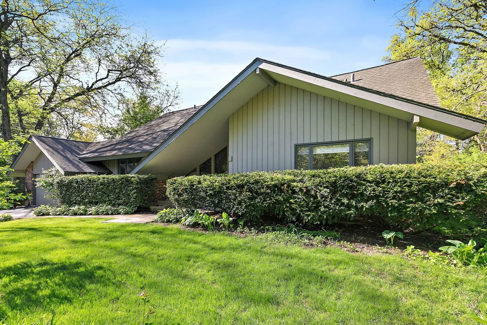 Unit for sale at 7211 Oakwood Lane, Crystal Lake, IL 60012