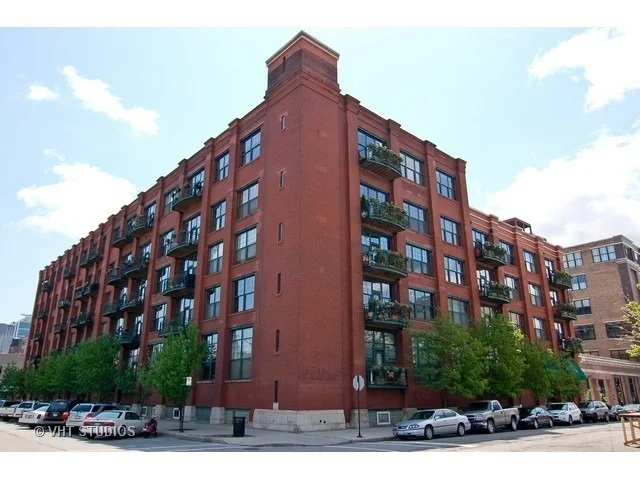 Unit for sale at 1000 W Washington Boulevard, Chicago, IL 60607