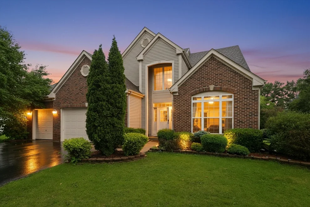 Unit for sale at 1571 Woodland Lane, Bolingbrook, IL 60490