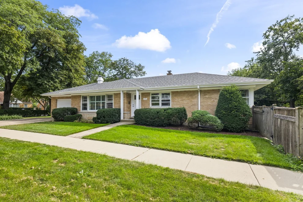 Unit for sale at 320 N Main Street, Mount Prospect, IL 60056