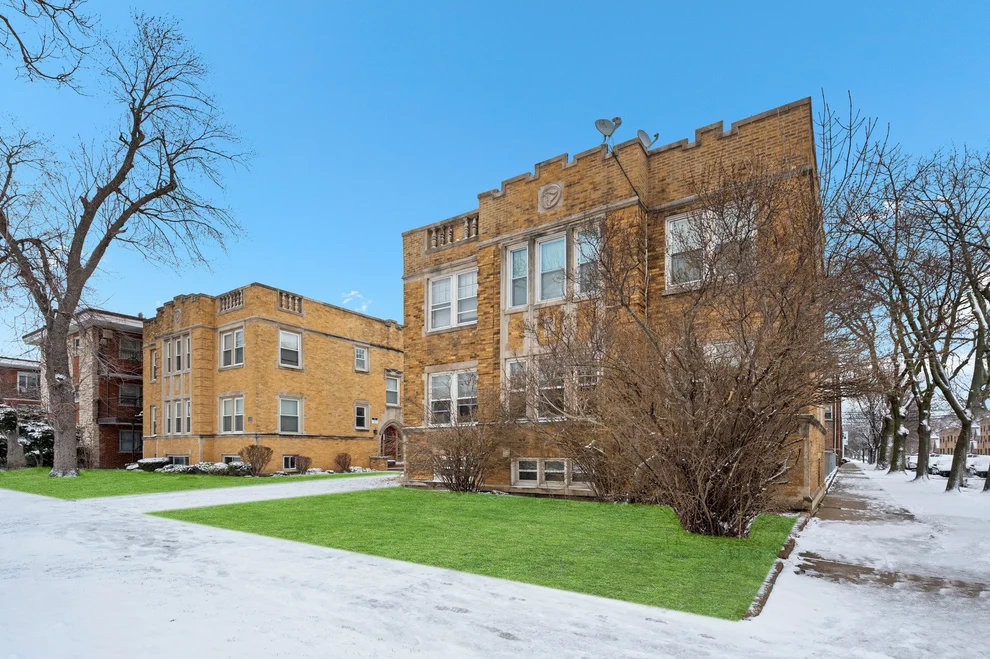 Unit for sale at 4209 N Keystone Avenue, Chicago, IL 60641