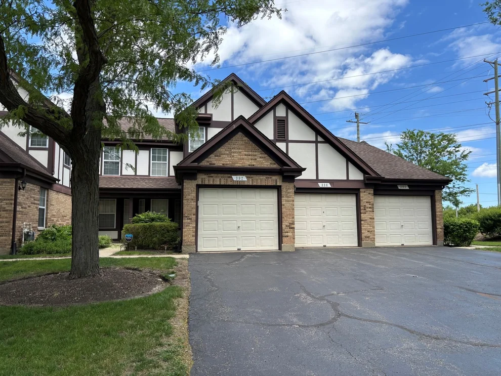 Unit for sale at 396 Cobbler Lane, Buffalo Grove, IL 60089