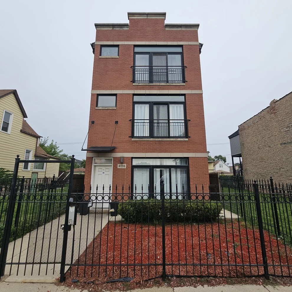 Unit for sale at 4116 W Congress Parkway, Chicago, IL 60624